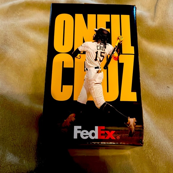Oneil Cruz bobble head - Picture 1 of 2